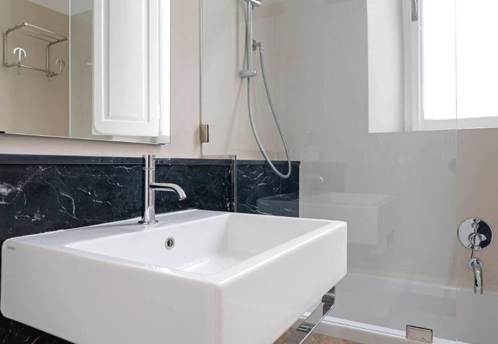 Apartamento Elegant And Spacious In - Metro B1